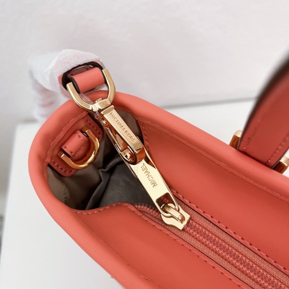 Michael Kors Jet Set Travel XS TZ Tote Bag - Picture 5 of 10